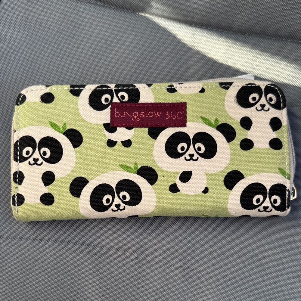 Bungalow 360 Panda Print  Wallet - Green and Black